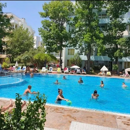 Charming 1-Bed Apartment Apartamento Sunny Beach
